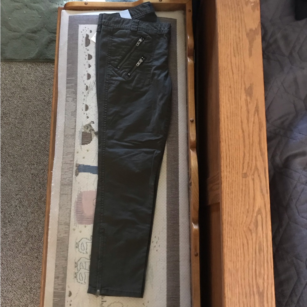 NWT Gap Army Green Ankle Pants - Picture 5 of 7
